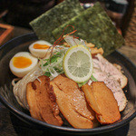 麺者すぐれ - 2015年12月再訪：つけ麺すぐれ 全部のせ 大盛り☆