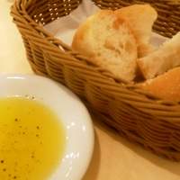 ナプレ 横浜高島屋店 - パン二種類　フォカッチャとバゲット