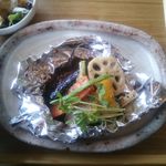 カフェプラスケーキ ククー - 今日のごはん   野菜添え合挽ハンバーグ