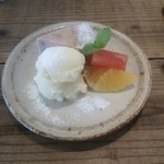 カフェプラスケーキ ククー - ランチのデザート   木苺チーズケーキ