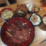 [2015.12]挑戦盛\2000を囲んで5000円分の料理。これを3人で食べました