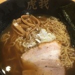 麺や 虎我 - 中華そばにその後背脂トッピング