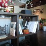 cafe mignon - 可愛い雑貨や小物、本に興味津々♪