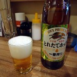 立ち呑み 魚平 - 瓶ビール（大瓶）キリンの「とれたてホップ」410円也。