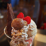 テディ・ルーズヴェルト・ラウンジ - 季節のパフェ