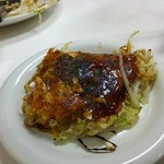 Okonomiyaki Yokota - そば肉玉を４人でシェアw