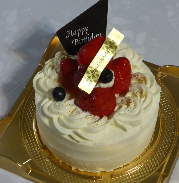 バースデーケーキって どうしてこんなにおいしいの 笑 By 行列のできる アンリ シャルパンティエ 柏髙島屋店 Henri Charpentier 柏 ケーキ 食べログ
