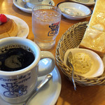 Komeda Ko-Hi-Ten - ブレンドコーヒー (420円 モーニング付き)