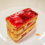 グリュッケンベルグ - いちごのミルフィーユ。450円