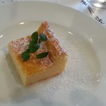 Tsubamesanjo Bit - ゴルゴンゾーラのチーズケーキ