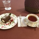 Tea Room Ellie - チョコレートロールケーキセット(アールグレイ)