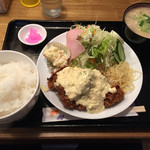 ごはんカフェ きなこ - 2015.12.5　◎カキフライ定食　８００円(税込)◎
      クリーミーでぷるんとしたジューシーな牡蠣がサクサクの揚げたての衣で旨味こぼさず入っててめちゃくちゃ美味しい♪
      タルタルもたっぷり♪