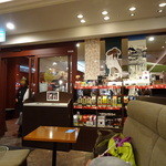 タリーズコーヒー - 店内も歌舞伎感が！