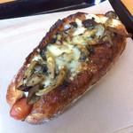 ミックスプラスベーカリー - きのこバジルグラタンドッグ ¥330