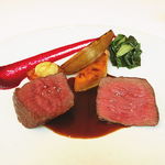 ドミニク・ブシェ トーキョー - 蝦夷鹿 ビーツのピュレ 秋の味覚　ソース・ポワーヴル