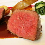 ドミニク・ブシェ トーキョー - 蝦夷鹿 ビーツのピュレ 秋の味覚　ソース・ポワーヴル