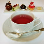 ドミニク・ブシェ トーキョー - 紅茶と小菓子