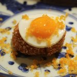 寿しの吉乃 - にしたホタテのフライとうずら卵にカラスミ