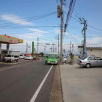 Sushi Izakaya Inasa - グリーン道路沿いのガソリンスタンド、コンビニの交差点を山側に登ってすぐです。