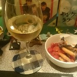 Sutoroberi Firuzu - 白ワインとチャーム