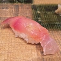 銀座 久兵衛 銀座本店 - 甘鯛の昆布〆(煮切り)