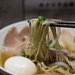 町田汁場 しおらーめん進化 - リフトアップ