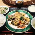 北京 - 豚肉ときくらげの玉子炒め定食(750円)