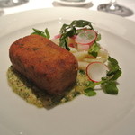 ラ・トルテュ - 豚足、耳、舌のクロケット
      グリビッシュソース、大根のピクルス