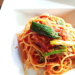 ボッテゴン - 豚頬肉と玉葱？長ネギのトマトソースのスパゲティ