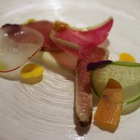 Convivio - 一週間熟成させたぶり、ビタミン大根、紅芯大根
