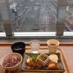 幡・INOUE - 大和西大寺駅ナカならではの、近鉄電車を眺めながら食べるランチ