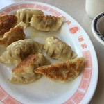 HOUSE OF WONG RESTAURANT - 自由な餃子たち