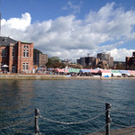 ゲンコツハンドレッド - おまけ3。門司港ホテル側から。カラフルテント。