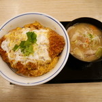 かつや - カツ丼（竹）￥５００（感謝祭価格・通常￥702）＋とん汁（小）￥１２９