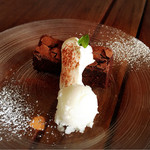 トラットリア ノラ･クチーナ - チョコレートケーキ