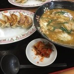 餃子の王将 - スタミナラーメンセット(843円＋税)