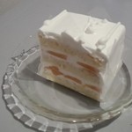 GIV - ホワイトチョコレートケーキ（400円）三種類のケーキの中では私のイチオシです