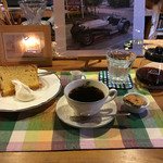 ビーンズハート・自家焙煎のコーヒーとシフォンケーキ