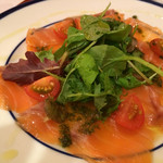 イタリア食堂ＵＳＡＧＩ - サーモンのカルパッチョ