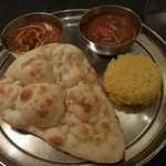 インド料理 想いの木 - 木の想い；シェフの賄いチキンカリー、マトンカリー