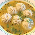 ナングロガル - 豆スープ入りモモ800円結構ボリュームありまっせ。