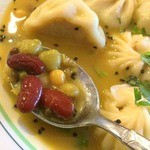 ナングロガル - カレースープ状のスープにお豆がいっぱい。モモの中に入ってるものと勘違いしてました（笑）