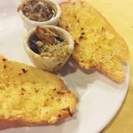 Lobster & Prawn Restaurant - ムール貝のバター焼き＆ガーリックトースト