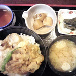 Hakusanri - 地元の大きな「なめこ」がてんぶらに入った『なめこ丼』750円