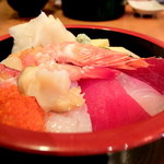 Wadainingu Hinata - 海鮮丼