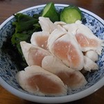 稲毛屋 - とりわさを盛りつけたところ