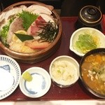 海鮮蔵 魚魚魚 - 鰤と真鯛食べ尽くし丼1650円+税
