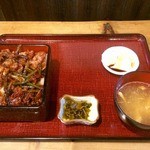 Izakaya Sen - カルビ重（500円）