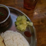 キャベツのアチャール＆チリチャツネ。