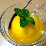 シリジャナ - デザート　バニラアイス　マンゴーソースかけ　350円